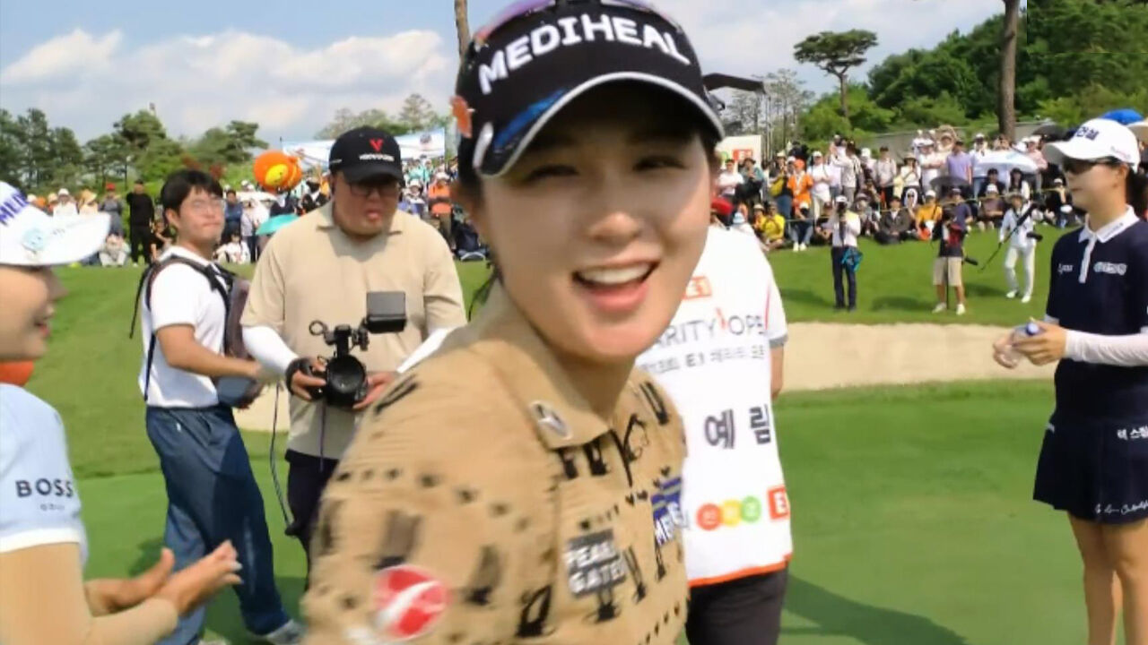[영상] 박현경, 보기 없이 우승! 마지막 챔피언샷까지 완벽 [KLPGA E1 채리티 FR]